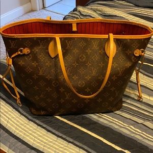 Louis Vuitton Handbag MM